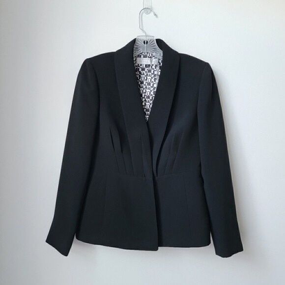 Tahari ASL black pleated bust blazer size 2 petite - Picture 1 of 9
